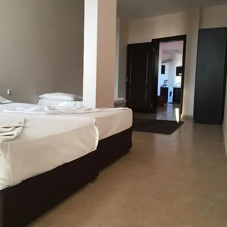 Advanced Apartments Salt Lake Beach 4* بوموري