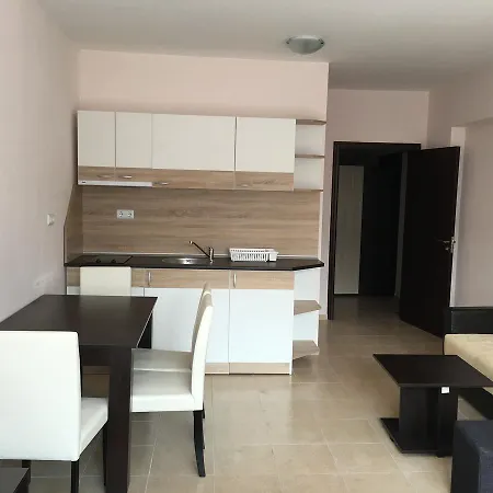 شقة فندقية Advanced Apartments Salt Lake Beach 4*