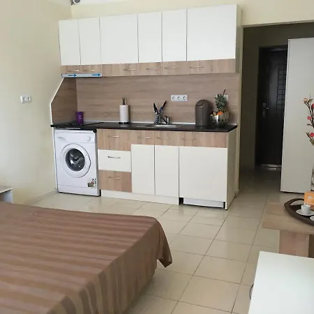 شقة فندقية Advanced Apartments Salt Lake Beach 4*