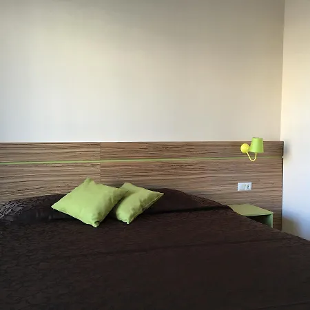 Advanced Apartments Salt Lake Beach 4* بوموري