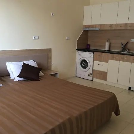 Advanced Apartments Salt Lake Beach 4* بوموري